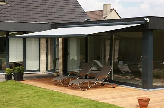 B25 Awning